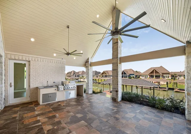 Homes for sale in Kemah, TX | 508 Amalfi Dr, Kemah, TX 77565 | MLS# 12699786
