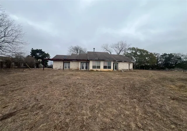 Homes for sale in Giddings, TX | 1448 Private Road 6013, Giddings, TX 78942 | MLS# 13260321