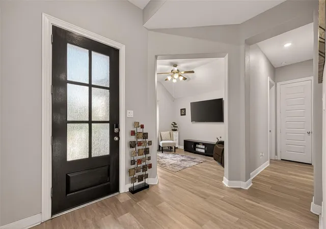 3rd image of 2405 Songlark Springs Pl, Houston, TX 77089 | MLS# 70608025