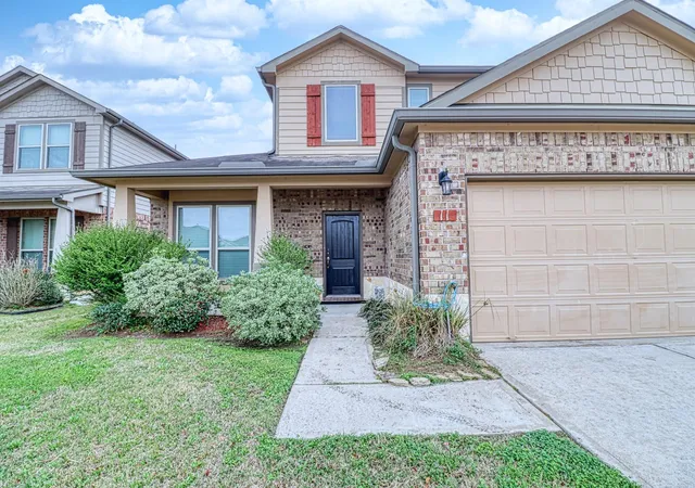 2nd image of 11 Eagle Lake Ct, Manvel, TX 77578 | MLS# 30117476