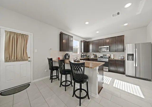 Photo 4 of Single family home for sale at 2507 Sunlit Meadow Trl, Fresno, TX 77545 | MLS# 40532850 | Listing updated on 2026-09-01