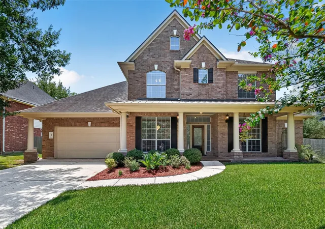 Photo 2 of Single family home for sale at 45 Marquise Oaks Pl Pl, The Woodlands, TX 77382 | MLS# 75759236 | Listing updated on 2026-09-10