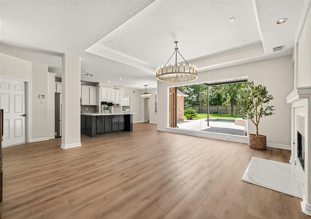 Photo 3 of Single family home for sale at 45 Marquise Oaks Pl Pl, The Woodlands, TX 77382 | MLS# 75759236 | Listing updated on 2026-09-16