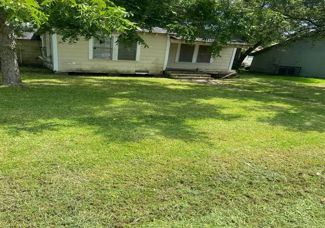 3rd image of 2408 19th St, Port Arthur, TX 77640 | MLS# 65922948