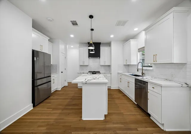 3rd image of 207 Tabor St, Houston, TX 77009 | MLS# 90070708