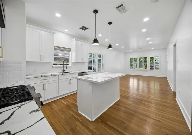 4th image of 207 Tabor St, Houston, TX 77009 | MLS# 90070708