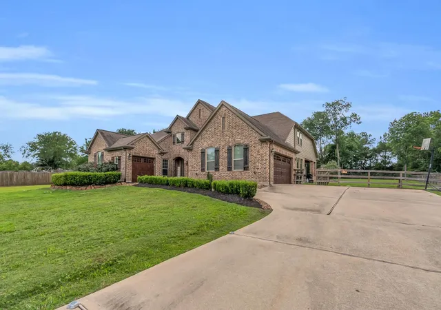 3rd image of 14607 Sterling Ct, Willis, TX 77378 | MLS# 29794823