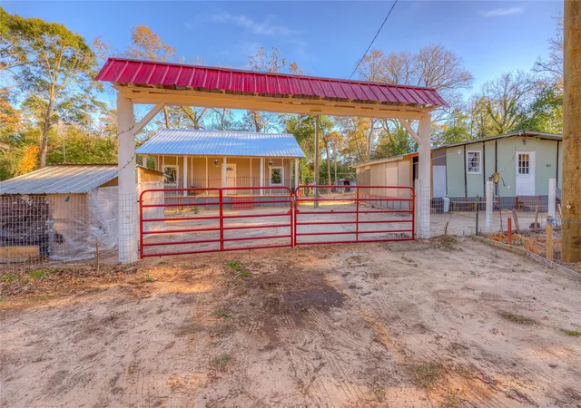 Photo 1 of Single family home for sale at 186 Baletka Blvd, Livingston, TX 77351 | MLS# 83046391 | Listing updated on 2026-08-18