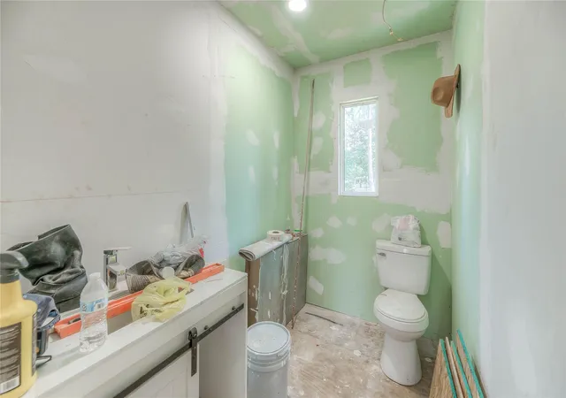 Photo 3 of Single family home for sale at 186 Baletka Blvd, Livingston, TX 77351 | MLS# 83046391 | Listing updated on 2026-08-18