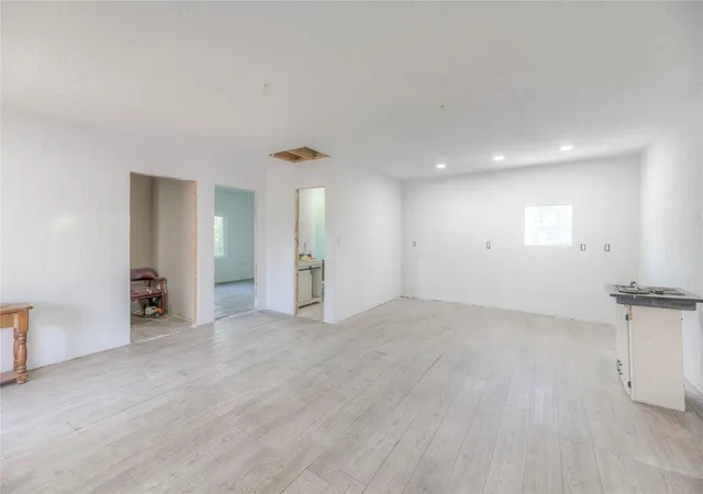 Photo 3 of Single family home for sale at 186 Baletka Blvd, Livingston, TX 77351 | MLS# 83046391 | Listing updated on 2026-08-18