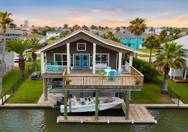 Homes for sale in Jamaica Beach, TX | 16602 Bahama Wy, Jamaica Beach, TX 77554 | MLS# 23020736