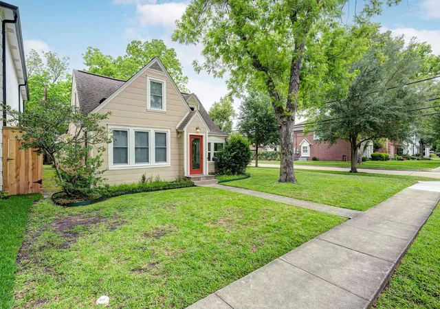 Homes for sale in West University Place, TX | 4202 Ruskin St, West University Place, TX 77005 | MLS# 95487705