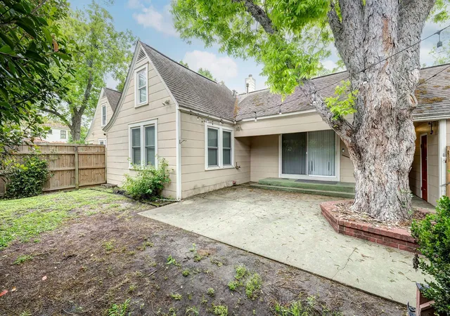 Homes for sale in West University Place, TX | 4202 Ruskin St, West University Place, TX 77005 | MLS# 95487705