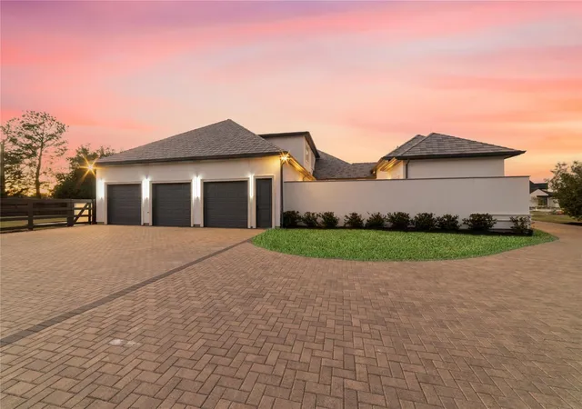 Photo 2 of Single family home for sale at 2 Little Sorrell Ct, Tomball, TX 77377 | MLS# 55628514 | Listing updated on 2026-08-29