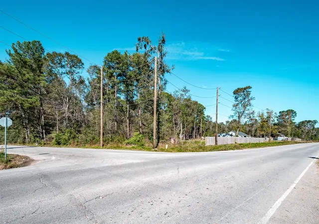 Photo 3 of Single family home for sale at 24098 Sorters Rd, Porter, TX 77365 | MLS# 60355081 | Listing updated on 2026-08-21