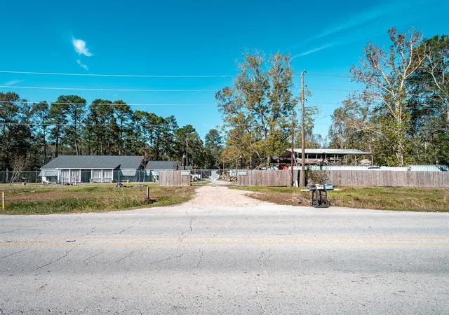 Photo 4 of Single family home for sale at 24098 Sorters Rd, Porter, TX 77365 | MLS# 60355081 | Listing updated on 2026-08-21