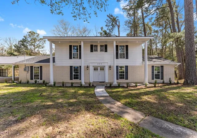 1st image of 420 E Lake Dr, Livingston, TX 77351 | MLS# 22150755