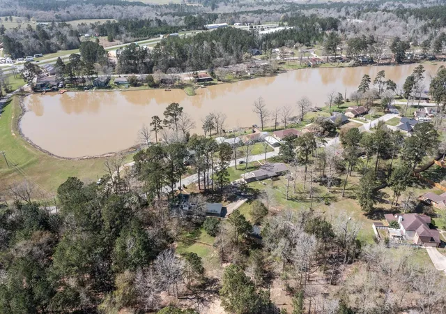 49th image of 420 E Lake Dr, Livingston, TX 77351 | MLS# 22150755