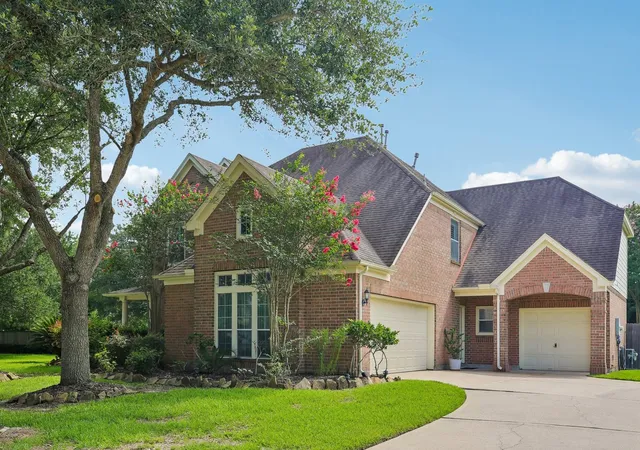 Homes for sale in Friendswood, TX | 2908 Park Bend Dr, Friendswood, TX 77546 | MLS# 66385946