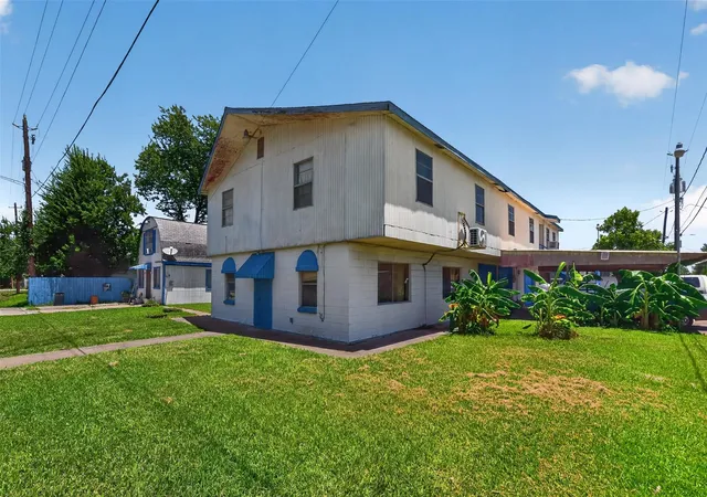 Photo 1 of Multi family home for sale at 1211 Beacon St #10, Houston, TX 77015 | MLS# 19195959 | Listing updated on 2026-08-02