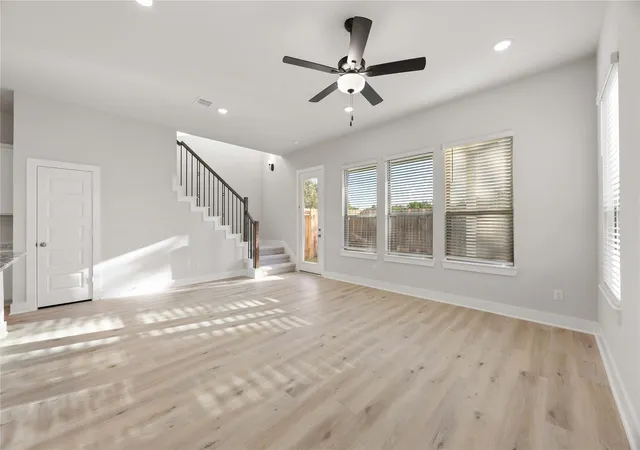 4th image of 3019 Ocean Cay Dr, Houston, TX 77047 | MLS# 58330685