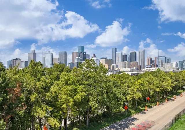 1st image of 2803 Chartres St, Houston, TX 77004 | MLS# 10744319