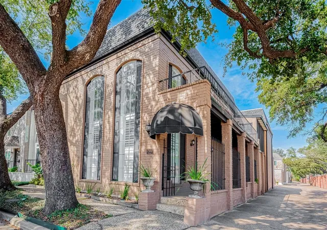 image of 7502 Olympia Dr, Houston, TX 77063 | MLS# 38876865