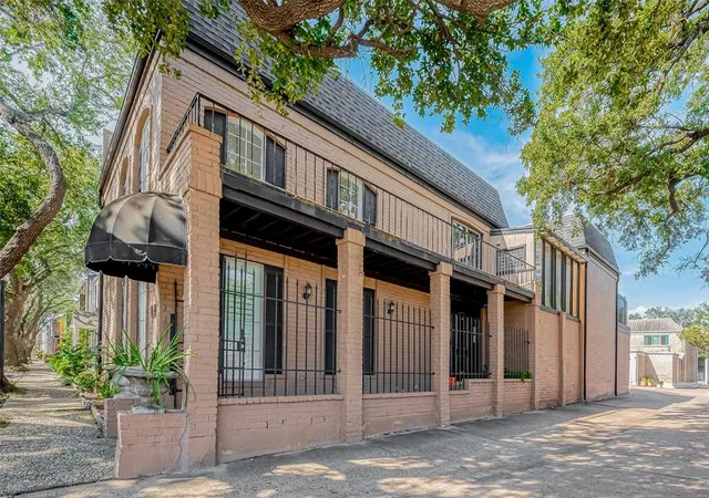 image of 7502 Olympia Dr, Houston, TX 77063 | MLS# 38876865