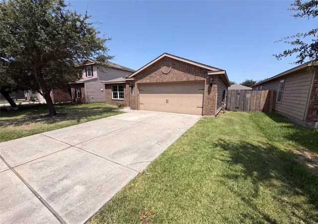 18th image of 907 Amaryllis Rd, Baytown, TX 77521 | MLS# 47906595