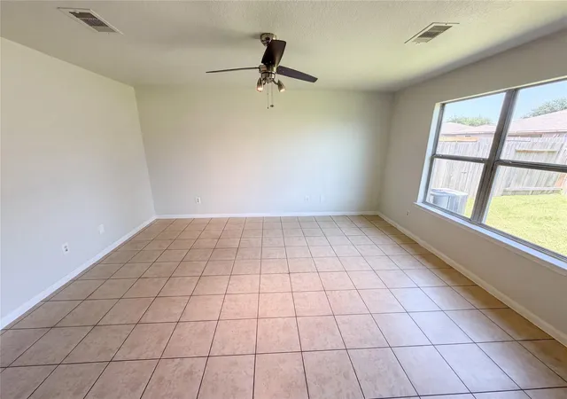3rd image of 907 Amaryllis Rd, Baytown, TX 77521 | MLS# 47906595