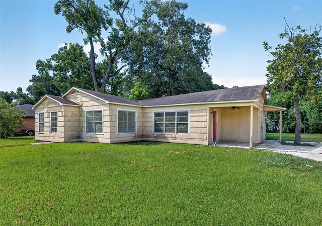 Homes for sale in Baytown, TX | 2101 E Fayle St, Baytown, TX 77520 | MLS# 42903456