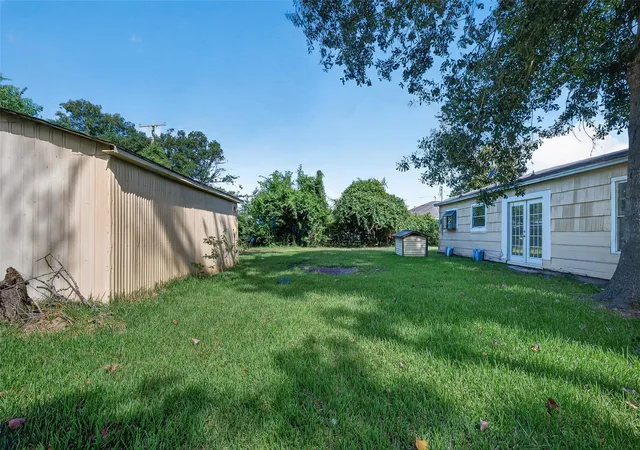 Homes for sale in Baytown, TX | 2101 E Fayle St, Baytown, TX 77520 | MLS# 42903456