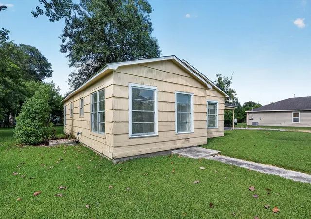 Homes for sale in Baytown, TX | 2101 E Fayle St, Baytown, TX 77520 | MLS# 42903456