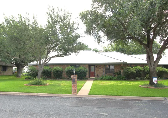 Homes for sale in Schulenburg, TX | 108 Meadow Dr, Schulenburg, TX 78956 | MLS# 93610736