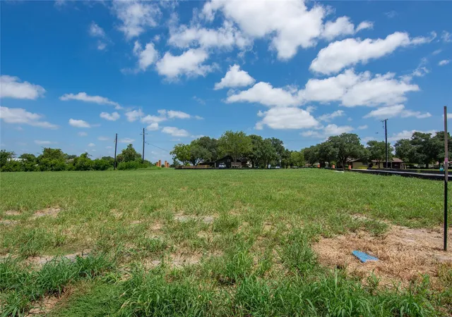 1st image of 500 Trend View Dr, Weimar, TX 78962 | MLS# 68556031