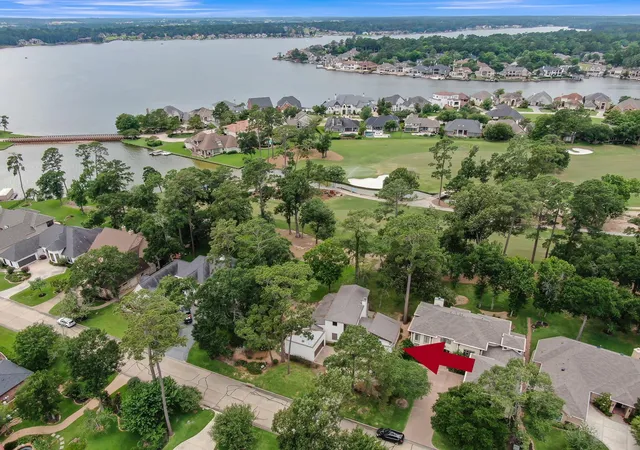 Photo 3 of Single family home for sale at 102 Wedgewood Dr W, Montgomery, TX 77356 | MLS# 7691977 | Listing updated on 2026-06-24