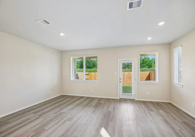 Homes for sale in Kemah, TX | 633 Sand Dollar Dr, Kemah, TX 77565 | MLS# 63492765