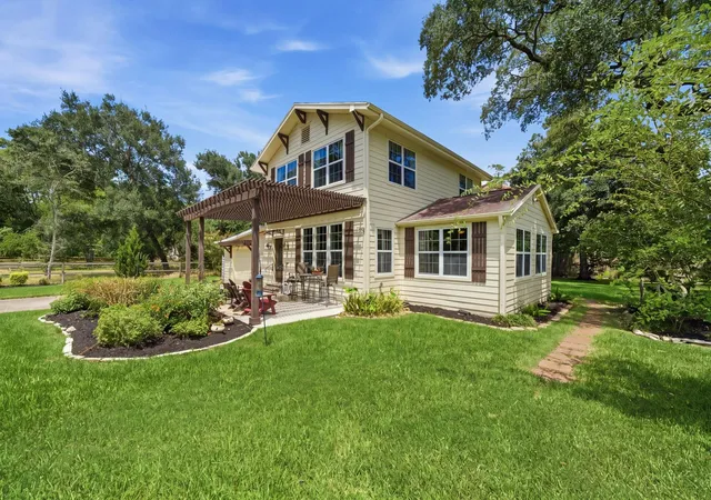 2nd image of 5313 Palm Dr, Dickinson, TX 77539 | MLS# 86073509