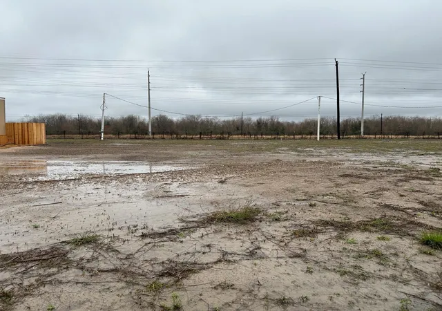 2nd image of 1913 N Wildflower Dr, Deer Park, TX 77536 | MLS# 84115303