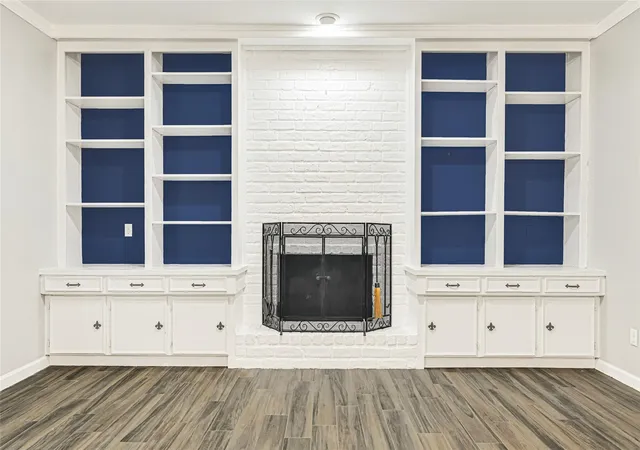 Photo 4 of Townhouse for sale at 425 E Fair Harbor Ln, Houston, TX 77079 | MLS# 76840841 | Listing updated on 2026-09-08