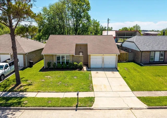 Homes for sale in Friendswood, TX | 2507 Kings Chapel Rd, Friendswood, TX 77546 | MLS# 54235393