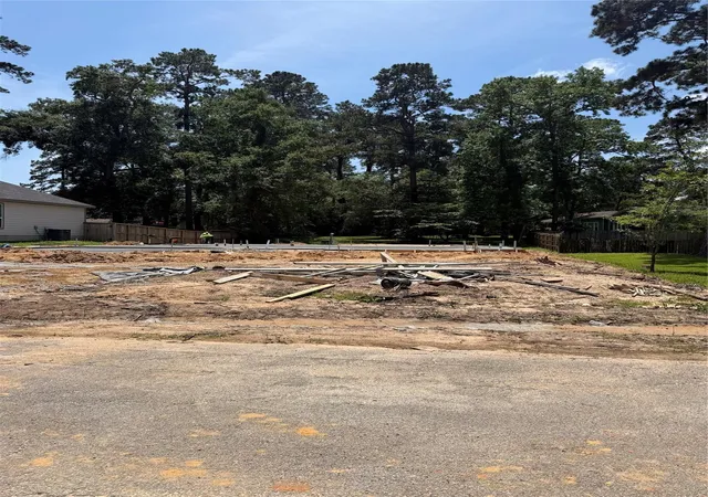 3rd image of 14209 Jamaica Cir, Willis, TX 77318 | MLS# 9180351