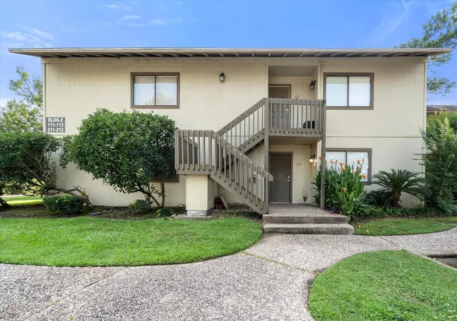 1st image of 15919 Golf Clb Dr, Crosby, TX 77532