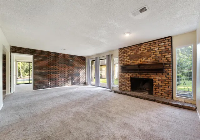 2nd image of 15919 Golf Clb Dr, Crosby, TX 77532