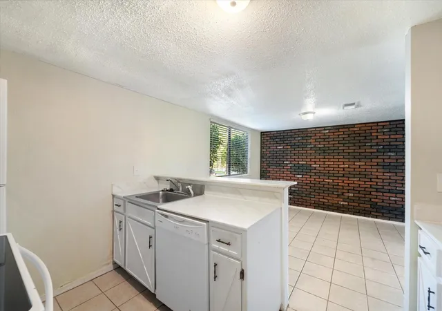4th image of 15919 Golf Clb Dr, Crosby, TX 77532
