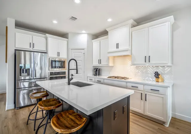 Photo 4 of Single family home for sale at 304 Mullins Ct, Montgomery, TX 77316 | MLS# 12001704 | Listing updated on 2026-09-15