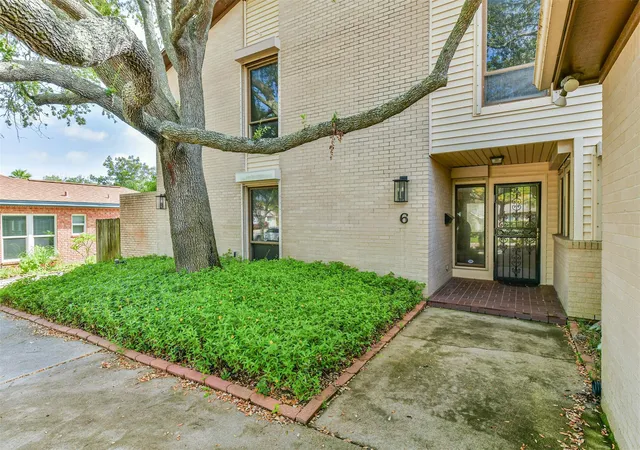 3rd image of 6 Park Ln, Galveston, TX 77551 | MLS# 14360904