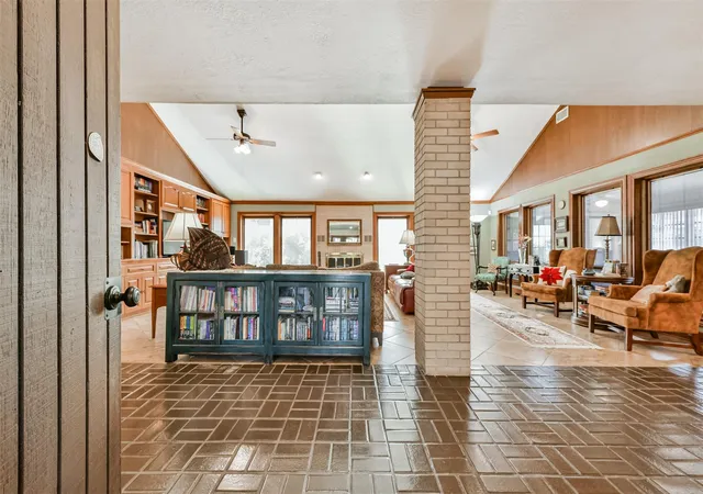 5th image of 6 Park Ln, Galveston, TX 77551 | MLS# 14360904