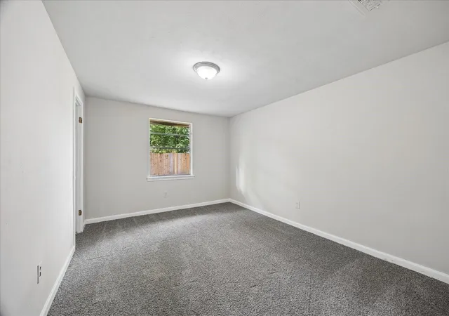 Photo 4 of Single family home for sale at 3919 Heatherbrook Dr, Houston, TX 77045 | MLS# 68336548 | Listing updated on 2026-09-02