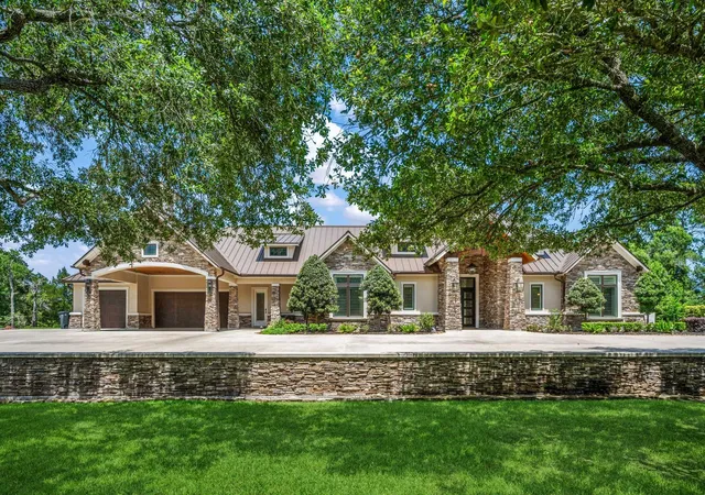1st image of 5106 Bayou Blvd, Baytown, TX 77521 | MLS# 98050335